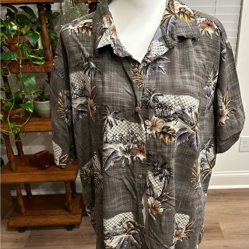 Short Sleeve Hawaiian Themed Men’s Shirt